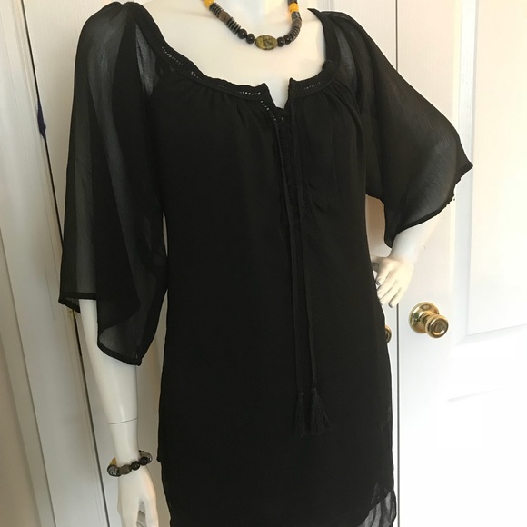 Beautiful flowy top - Picture 2 of 2